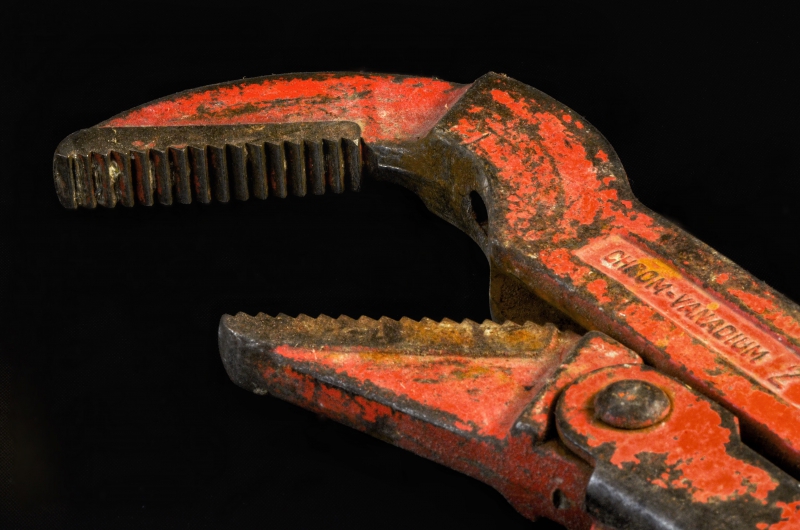 plombier-PUGET ROSTANG-min_pipe-wrench-318084